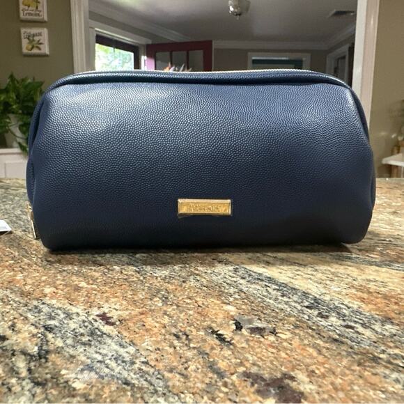 Conair Navy Brush Pencil Zippered Case NEW TAG Lined New - Picture 1 of 4